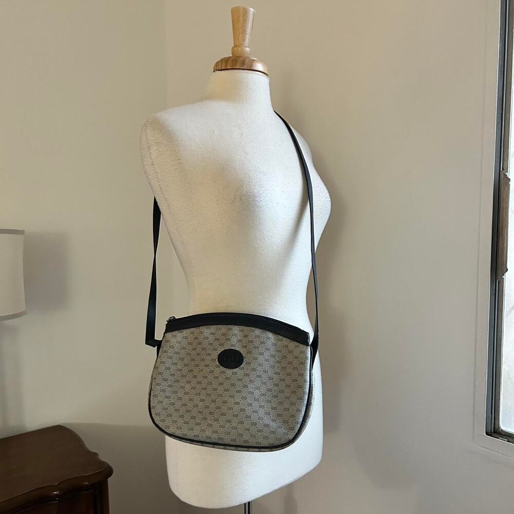 Vintage Gucci bag authentic Cross Body Handbag Purse